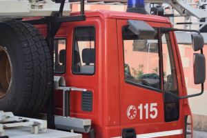 Fiamme in uno scantinato in Via Carducci, una persona intrappolata dal fumo tratta in salvo dai Vigili del Fuoco