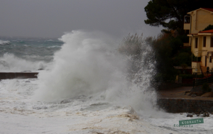 Ponente-Maestrale con raffiche fino a 100 Kmh  previsto dalla protezione civile in arrivo sull&#039;Elba