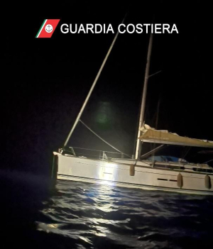 Due imbarcazioni alla deriva a Capraia trascinate al largo dalle correnti. Recuperate dalla Guardia Costiera