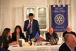 Il Rotary Club incontra gli scrittori elbani