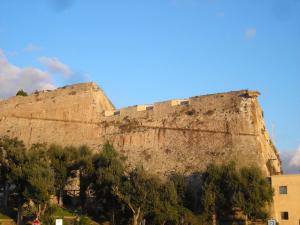 Portoferraio 1693. Costruzione della controguardia sotto l’ingresso esterno della Porta di Terra