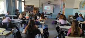 #SCEGLILASTRADAGIUSTA, la Polizia nelle scuole a sostegno di giovani, famiglie ed educatori