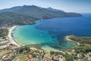 Colta da un attacco cardiaco rivelatosi fatale nel mare di Procchio