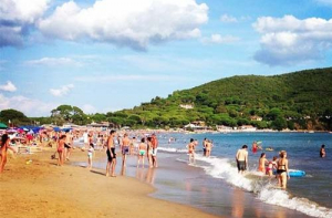 Bagnante muore nel mare di Lacona