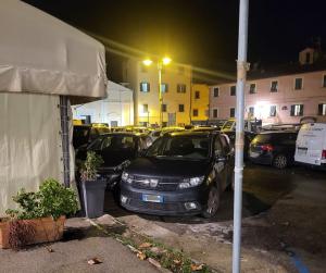 Piazza della Repubblica resta al buio per Natale