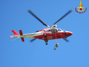 Escursionisti bloccati sulla ferrata di Monte Capanne recuperati dall&#039;Elicottero dei VVFF (video)