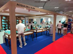 Acqua dell&#039;Elba rinnova la sua presenza al Cannes Yachting Festival 2024