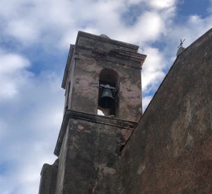 Poggio: un fulmine colpisce il campanile della chiesa di San Niccolò, numerosi i danni