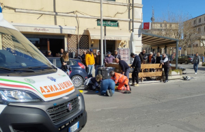 Incidente all&#039;incrocio per le Ghiaie, ferito un motociclista