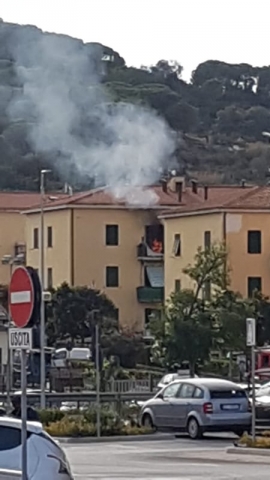 Fiamme in appartamento alla Sghinghetta, muore una vicina di casa per lo spavento