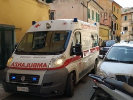 Ambulanze, Carabinieri e semafori rotti