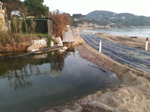 Il Comune di Capoliveri dopo la posa della &quot;viabilità temporanea&quot; sulla spiaggia di Lido per i lavori del dissalatore