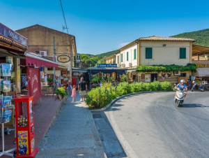 Strascichi della polemica sul murale di Procchio