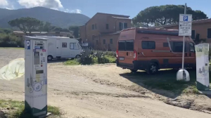 Fotonotizia: Soste di camper &quot;indisciplinate&quot; a Campo all&#039;Aia