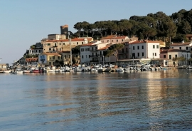 Al via il bando per la gestione del Porto di Marina di Campo