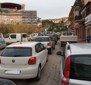 Fotonotizia: in coda per il tampone a Portoferraio