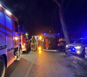 Si ribalta con l&#039;auto, trasferito in codice giallo al pronto soccorso