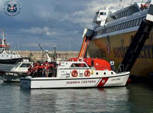 Fuoco a bordo: la ricostruzione degli eventi della Guardia Costiera